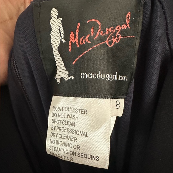 Mac Duggal Sleeveless V Neck Jersey Gown size 8 in Midnight. New with tag - Picture 6 of 9